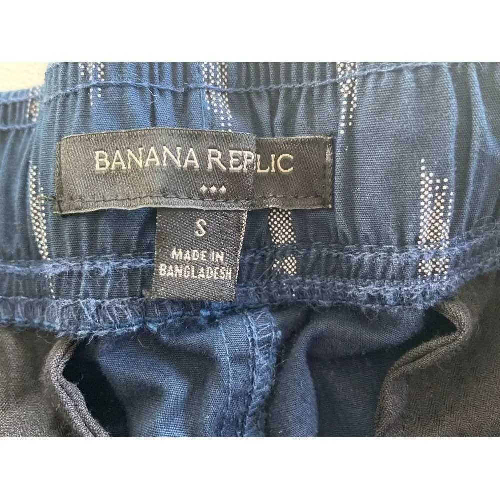 Banana Republic Men's Shorts (Size Small)